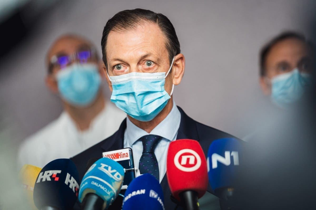 NAGLO POGORŠANJE SITUACIJE U SPLITSKOJ BOLNICI "Svi hospitalizirani imaju tešku sliku, na Intenzivnoj su dvije trudnice. Normalan rad bolnice je nemoguć!"