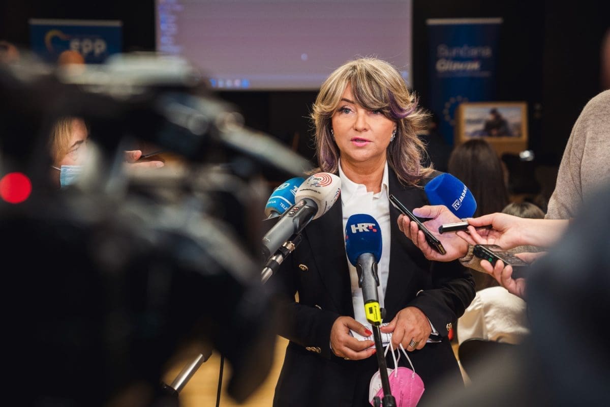 11-5-konferencija-o-buducnosti-otoka-1