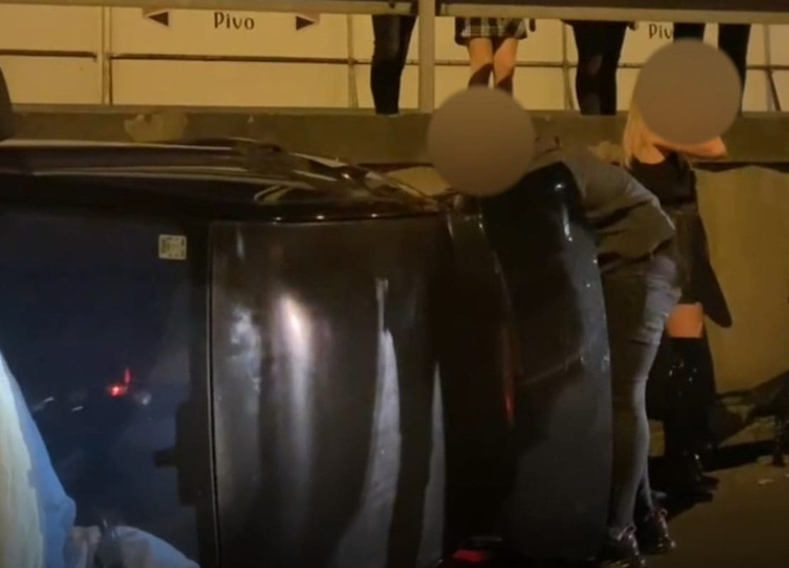 Prevrnuo se Smart s četiri žene u autu: "Vozačica je bila pijana, tri putnice su ozlijeđene"