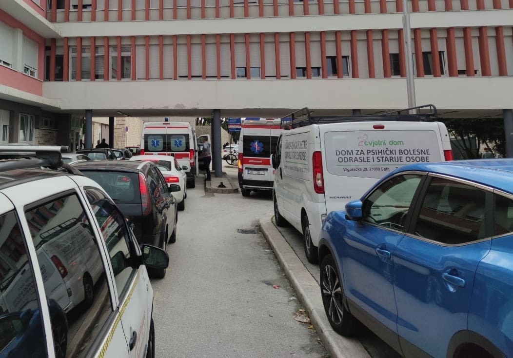 KOLAPS PROMETA OKO SPLITSKE BOLNICE "Stojimo na mjestu već 20 minuta, nitko se ne miče"