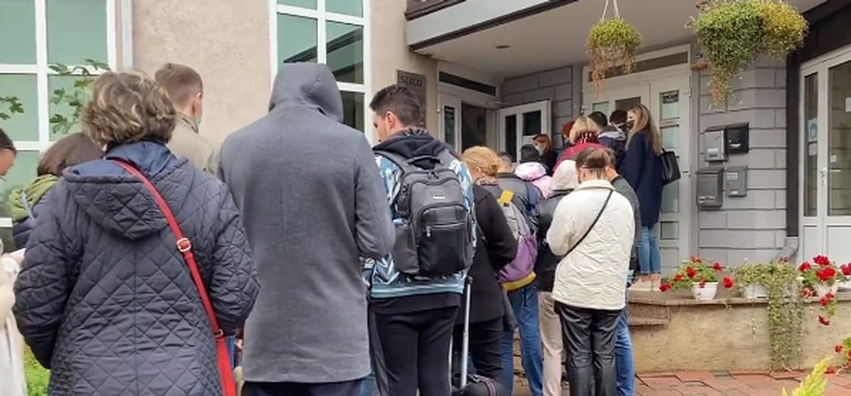 GUŽVA NA PUNKTOVIMA Rusi navalili na cijepljenje: "Želimo cjepivo koje je odobreno u Europskoj uniji"