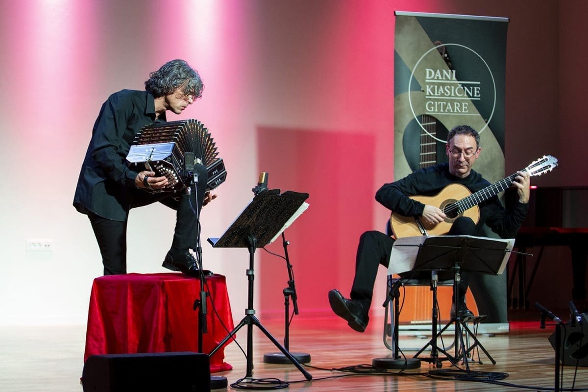 dani-klasicne-gitare-split (1)