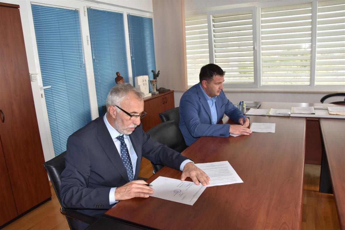 Grad Kaštela i Općina Kiseljak potpisali ugovor o financiranju unapređenja kvalitete javne rasvjete