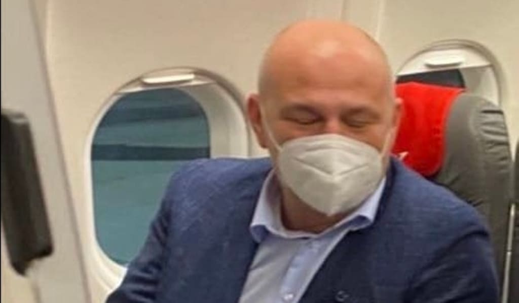 Sunčana Glavak objavila fotografiju Kolakušića: "U business classu se ne prosvjeduje i maska se uredno nosi - licemjerno"