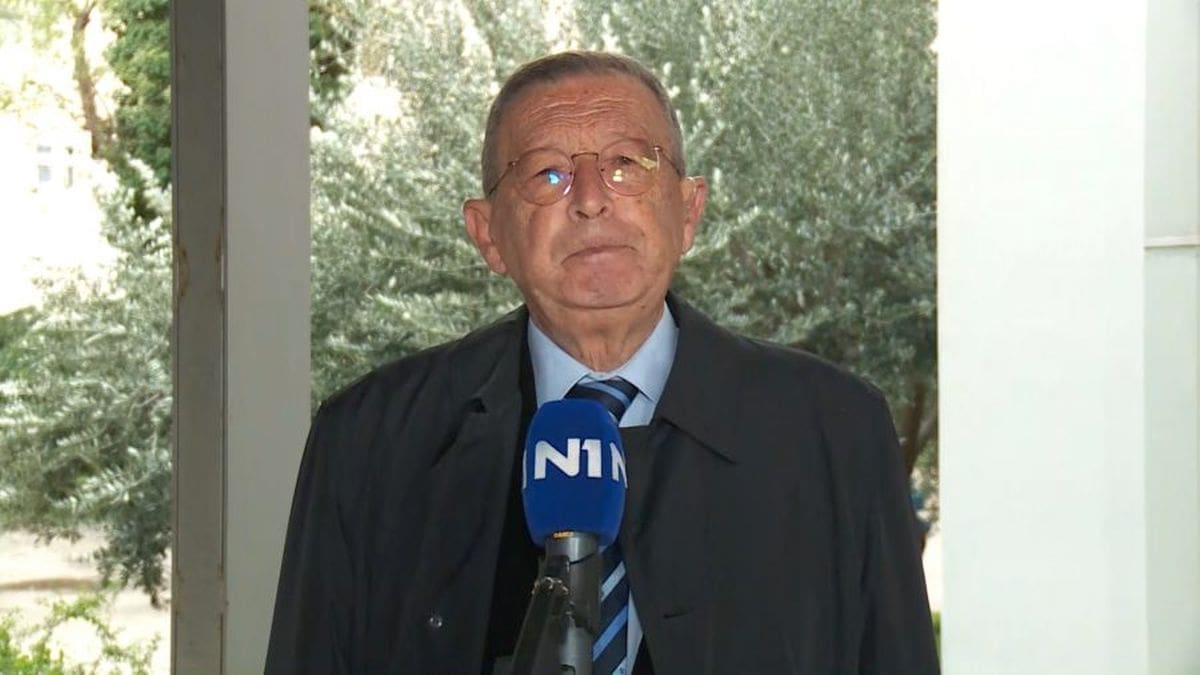 IMUNOLOG O PROSVJEDIMA: "Sramota za inteligenciju. Ljudi, nemojte biti tako blesavi"