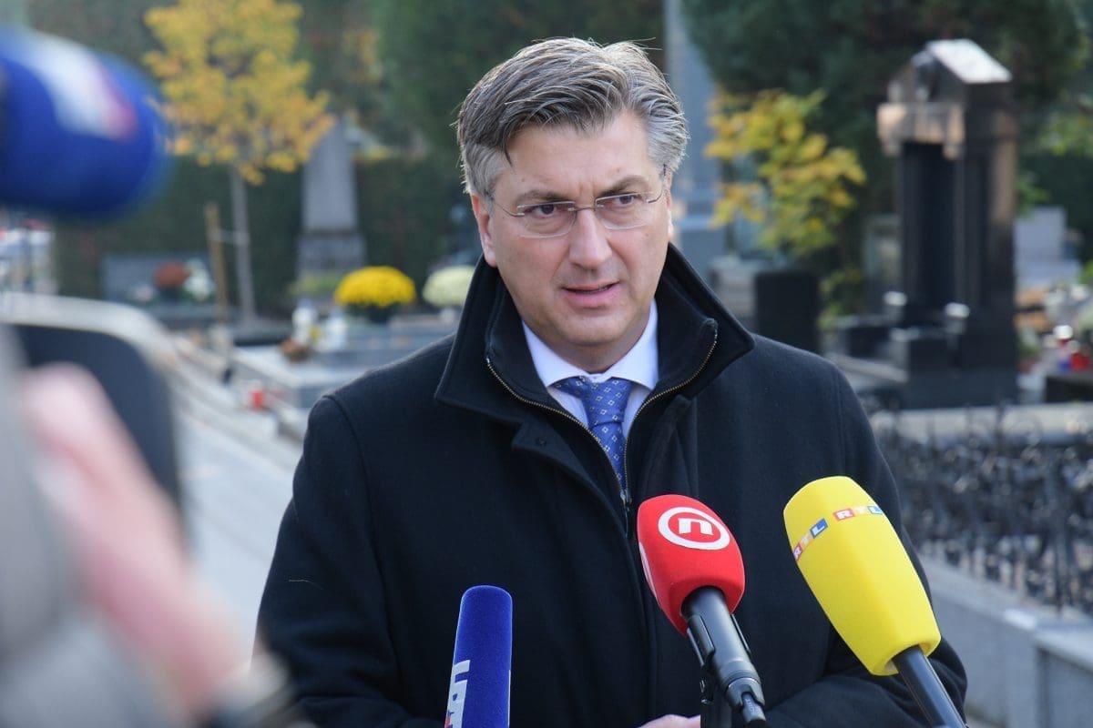 PREMIJER PLENKOVIĆ "Necijepljeni koji završe u bolnici oduzimaju krevet nekome tko treba neku drugu skrb"