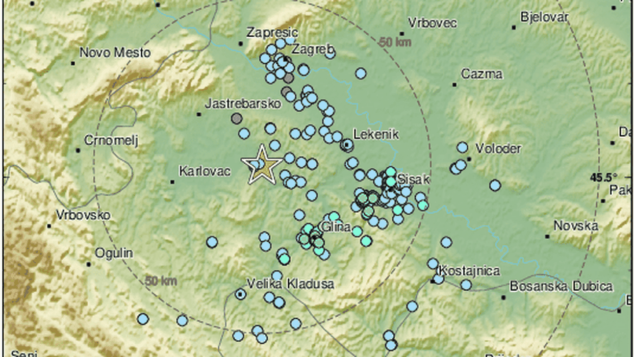 OPET TRESE! Dva potresa jača od 3 Richtera uznemirila Baniju: 'Dugo nije ovako.... svi smo iskakali van'