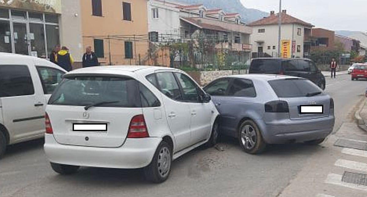 PROMETNA NESREĆA U KAŠTELIMA Sudar dvaju osobnih automobila, nastala materijalna šteta