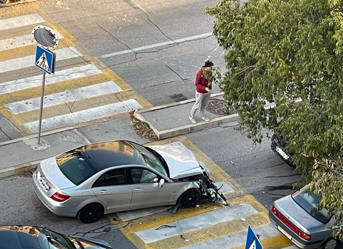 DOBRO SE SKRŠIO U VUKOVARSKOJ Jedan stao na pješačkom, drugi se "zalijepio" u njega