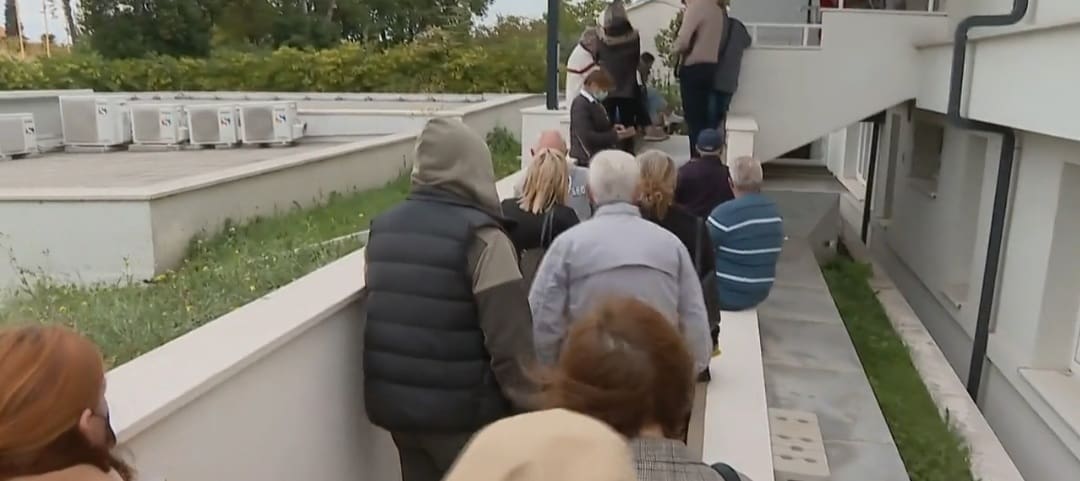 SPLIĆANI POHRLILI PO CJEPIVO I na blagdan se čekalo u redu za čak treću dozu cjepiva