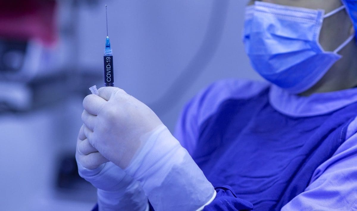 UHIĆENA MEDICINSKA SESTRA (31) Plaćali joj za ubacivanje na listu cijepljenih. Lažne covid potvrde rješavala preko posrednika