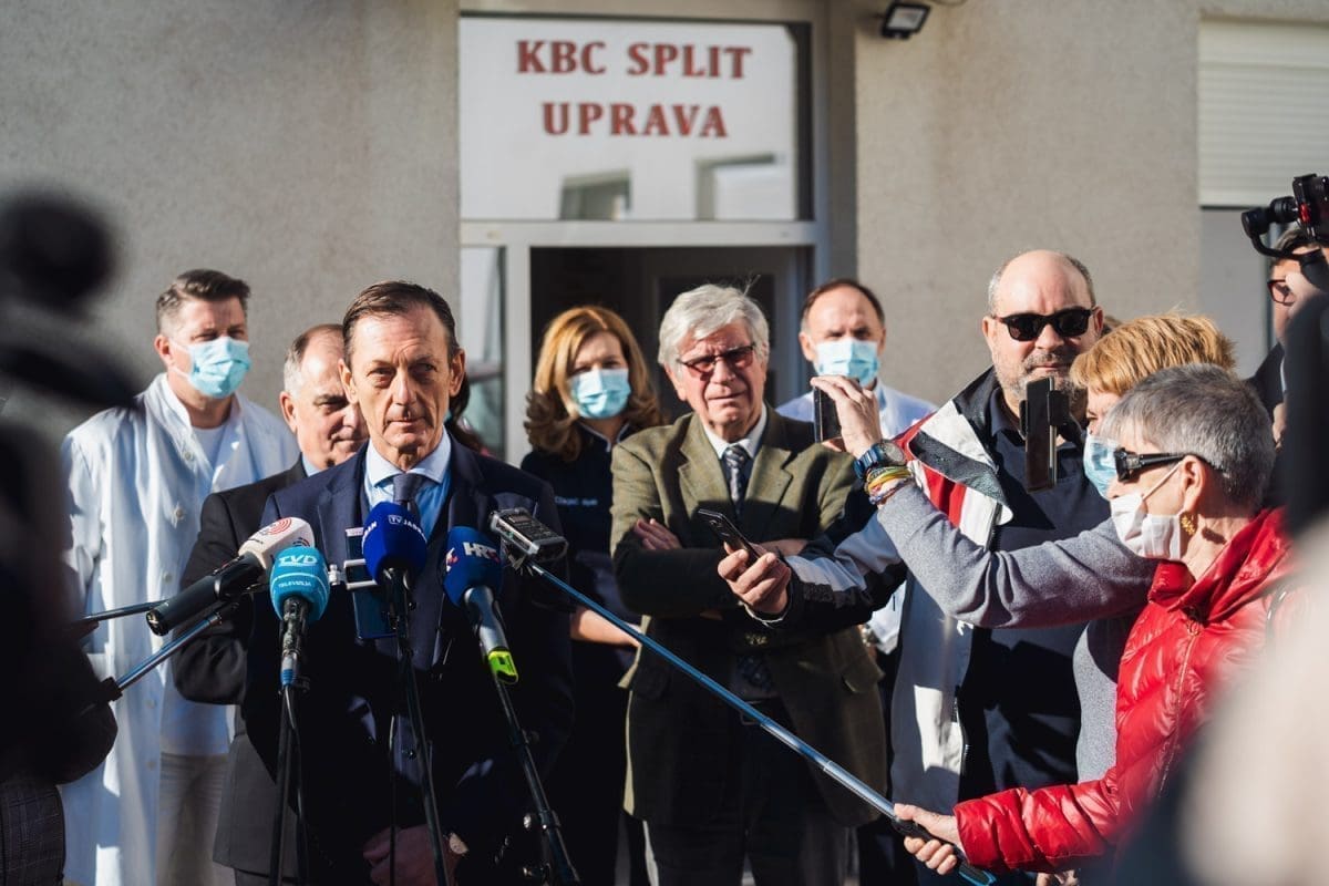 ZABRINUTI MEŠTROVIĆ: "Imamo manje bolesnika na respiratoru, ali to je i dalje velik broj"