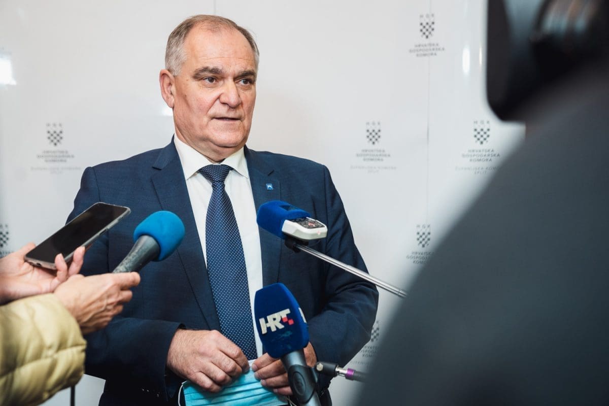 12-17-hgk-zlatna-stina-1