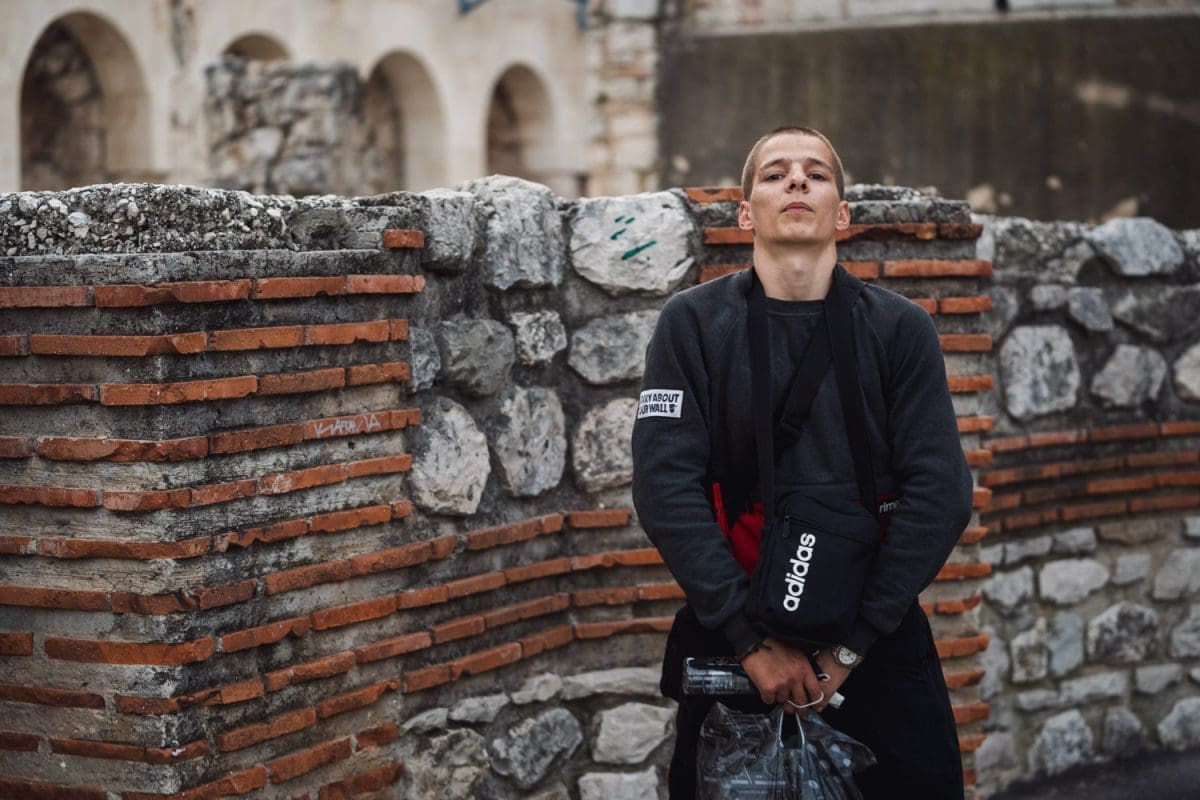 Stanislav Zavadlav prolijevao crvenu tekućinu iz šprice po zidu u blizini Islamske zajednice, evo koliku je kaznu dobio na Prekršajnom sudu u Splitu