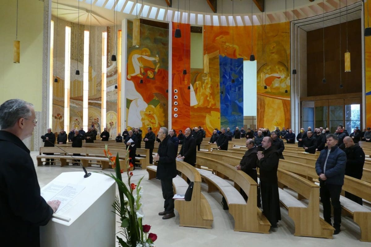 Preko sto svećenika Splitsko-makarske nadbiskupije na adventskoj duhovnoj obnovi