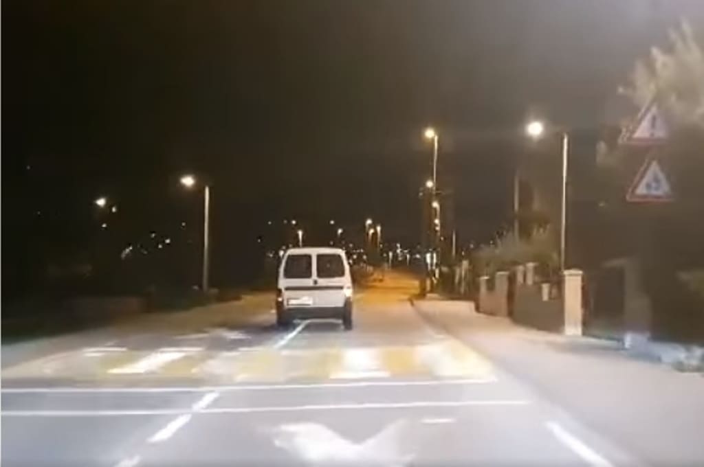 (VIDEO) 'MALO' GA ZANOSI Jeziva snimka izazvala brojne reakcije: "Netko će zbog pijanca poginuti"