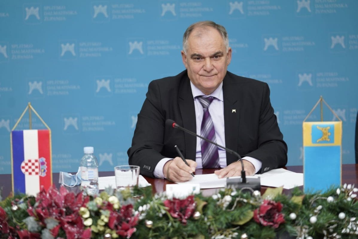 SVEČANO U ZGRADI ŽUPANIJE 248 poduzetnika početnika potpisalo ugovore o dodjeli sredstava