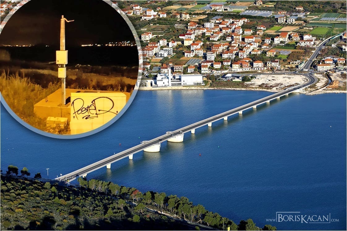 UNIŠTEN VAŽAN INSTRUMENT NA NOVOM ČIOVSKOM MOSTU Sve je prvi primijetio jedan Trogiranin, šteta je oko 18 tisuća kuna