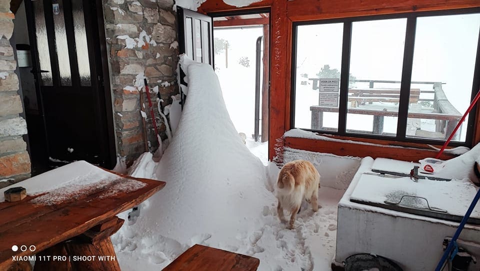 PLANINARI OSTALI ZATEČENI Stigli do poznatog planinarskog skloništa na Dinari, a onda je uslijedio šok
