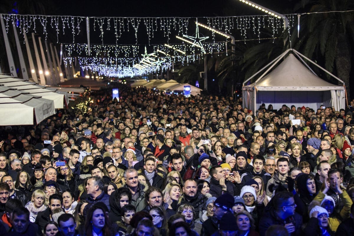 NIŠTA OD TRADICIONALNOG KONCERTA NA RIVI Splićanima za doček Nove četiri ugostiteljske zone