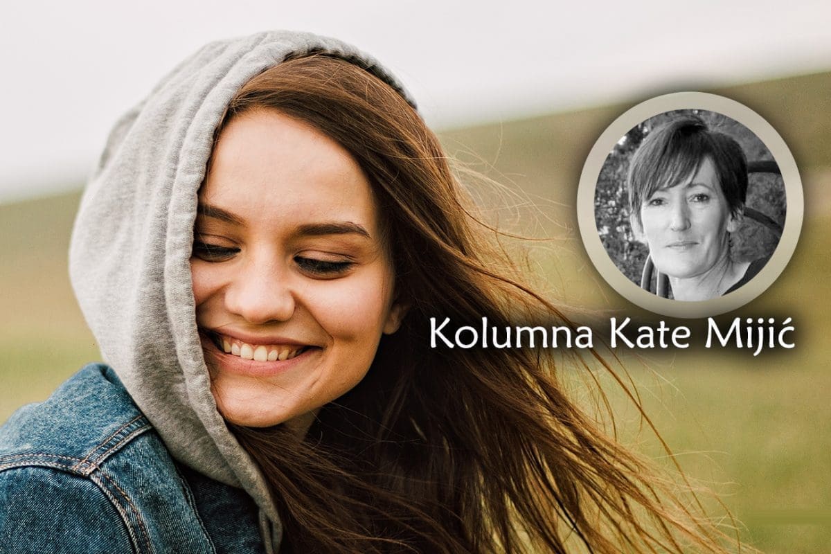 TUŽNI SE LJUDI NAJLJEPŠE SMIJU Osmjehnite se ljudima. Vidjet ćete koliku moć osmijeh ima