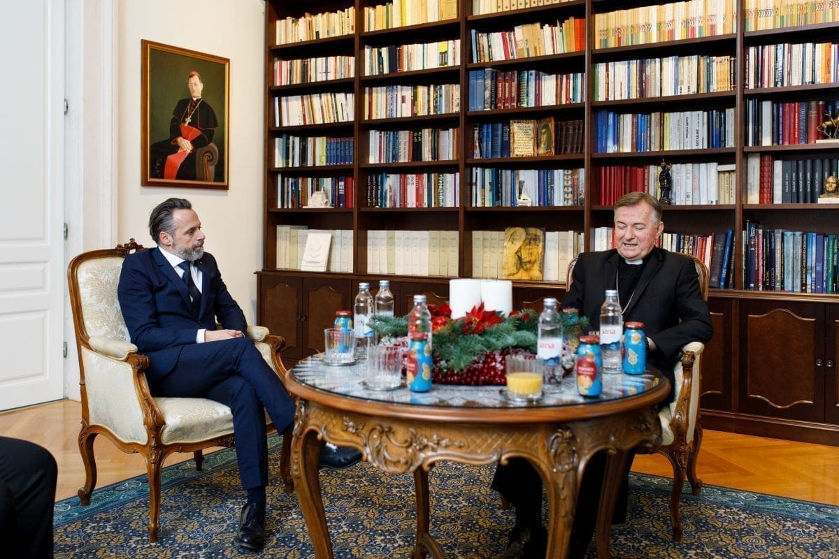 Posjet predsjednika Hajduka Lukše Jakobušića nadbiskupu Barišiću