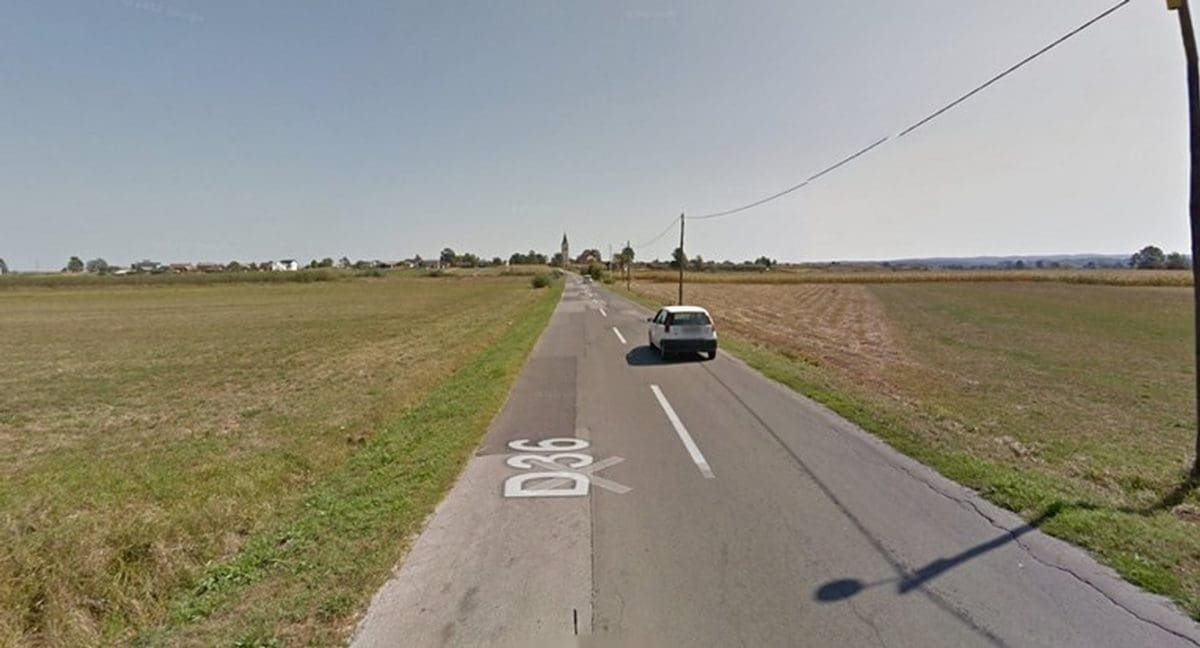 Vozio alkoholiziran bez dozvole, sletio s ceste, udario u stup, upao u kanal pa udario u drvo