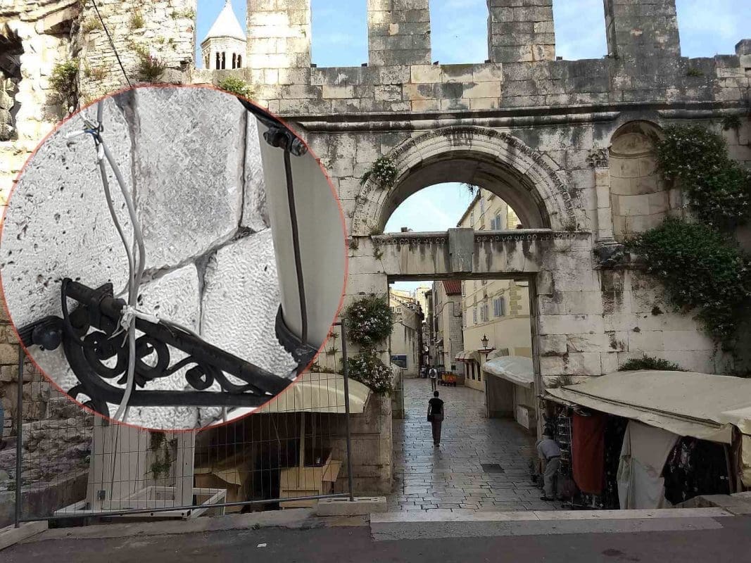 SRAMOTA U SRCU SPLITA Instalacije na Srebrnim vratima vezane za vanjsku rasvjetu: "Je li ovo moguće na vratima koja su na listi svjetske baštine UNESCO-a?"