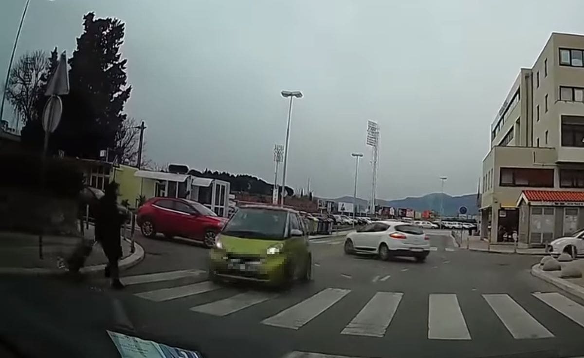 SEKUNDE DO TRAGEDIJE Nevjerojatan prizor iz Splita, za dlaku izbjegnuto najgore