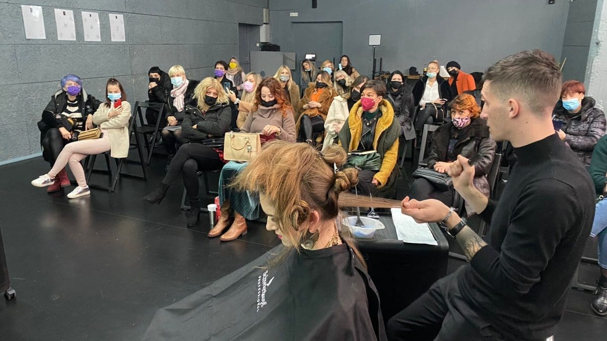 U Udruženju obrtnika Split održana edukacija za frizere – Nikola Blažinčić, balayage tehnika & babylights pramenovi