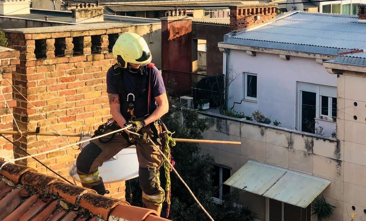 Splitski vatrogasci se morali penjati na krov: Prolaznicima prijetio klimavi objekt