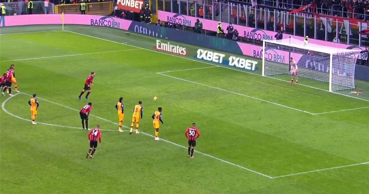 LUDA UTAKMICA U MILANU Ibrahimović se vratio i promašio penal. Mourinhova Roma završila s dva igrača manje