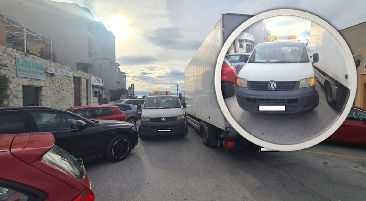 KAOS NA MERTOJAKU Vozilo blokiralo cestu kod ambulante, čitatelji nam se žale: "Ne miče se s mjesta"