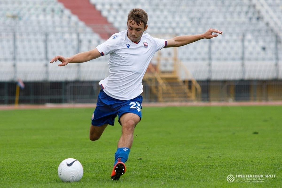 Otpisani Hajdukov junior potpisao za Osijek
