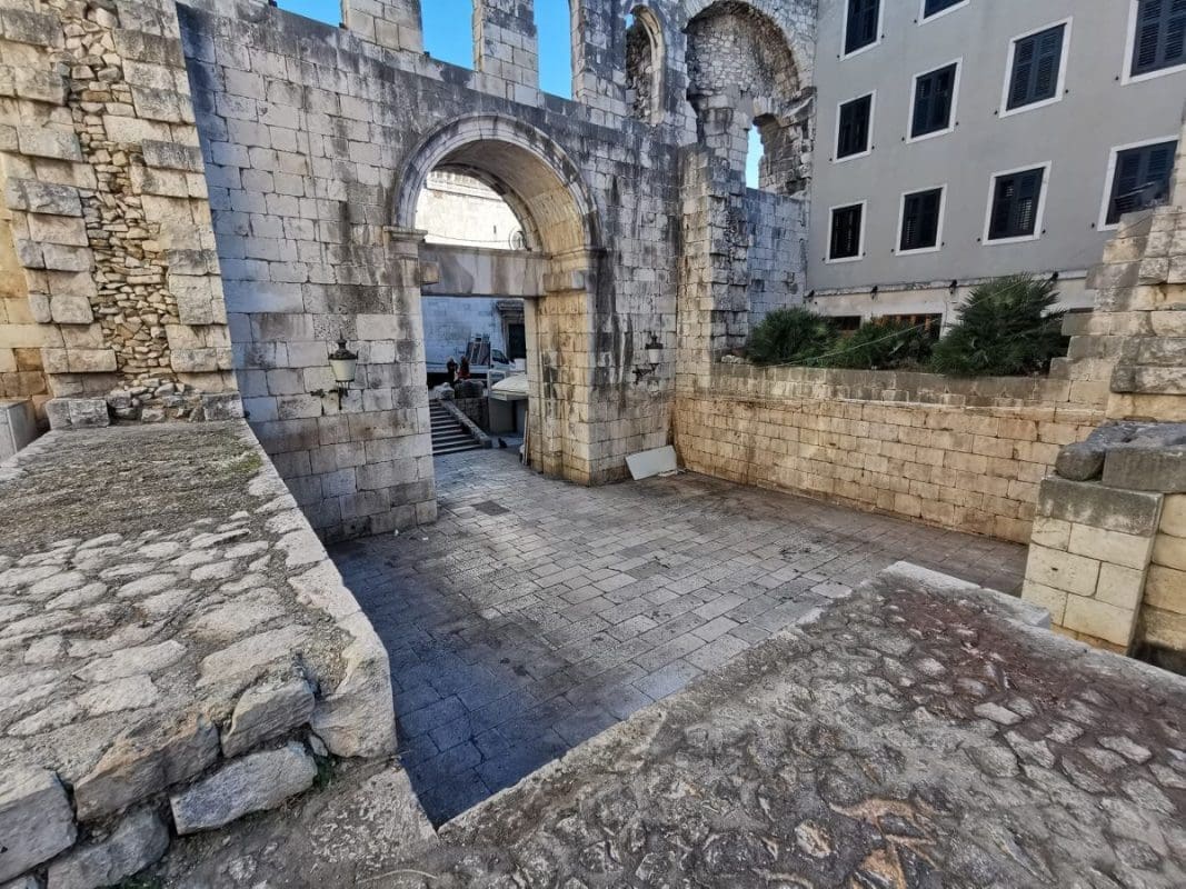 VRIJEDI PROŠETATI I POGLEDATI Ivošević: "Najnovije arheološko otkriće u Splitu!"