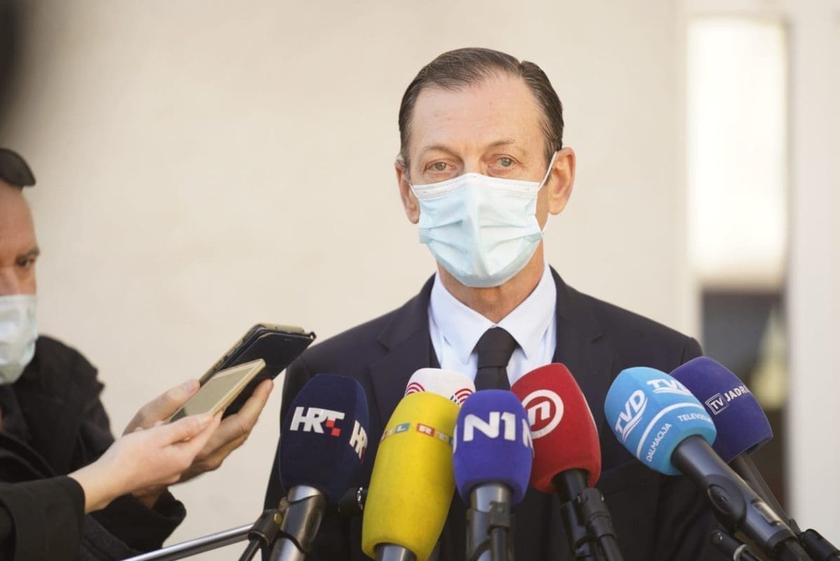 SITUACIJA U SPLITSKOJ BOLNICI SVE GORA Ravnatelj Meštrović: 'Morali smo hospitalizirati i četvero djece pozitivne na Covid 19'