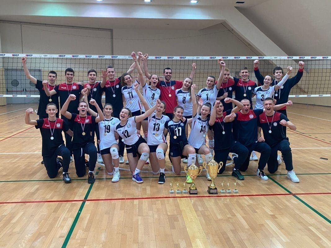 Juniorke OK Split i juniori OK Ribola Kaštela odbojkaški prvaci Hrvatske!