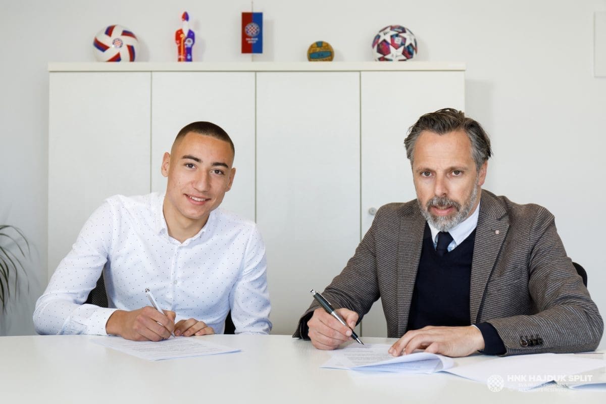 Jakobušić oduševljen: Mladi napadač Hajduka na potpisivanje prvog profesionalnog ugovora stigao sam, bez menadžera