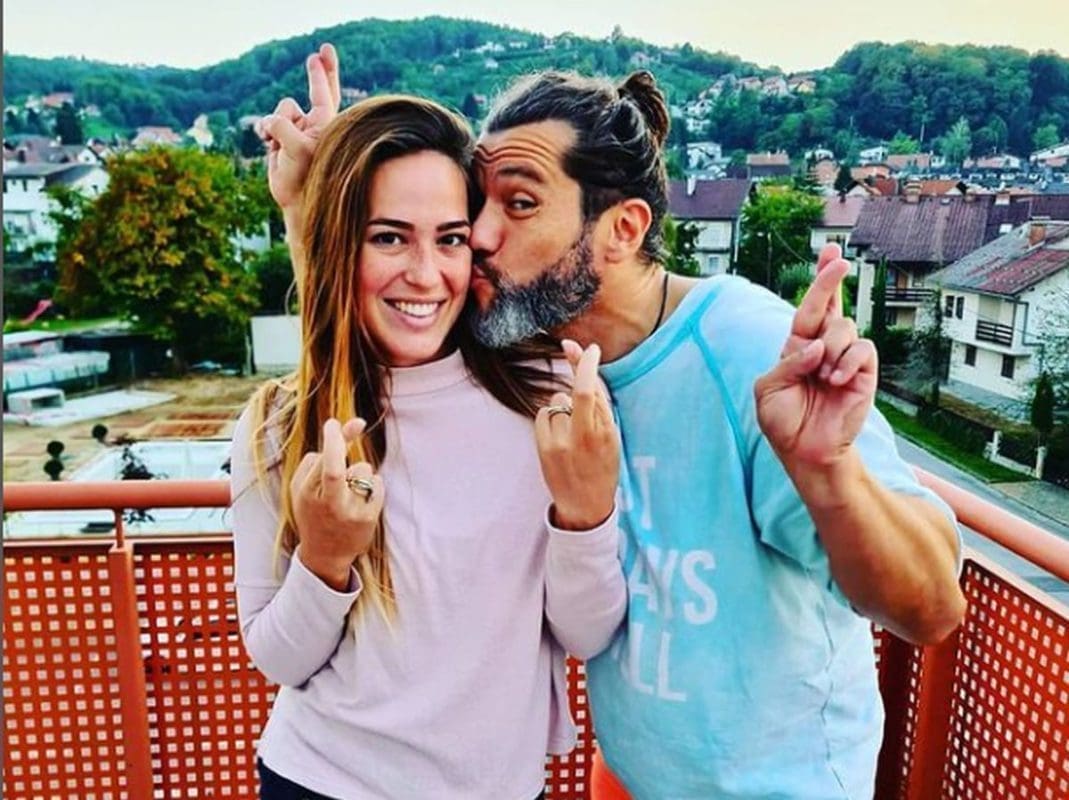 Našem komičaru u 50. godini stiže prinova, on i partnerica vješto su čuvali lijepu tajnu, ali sada je sve jasno kao dan!