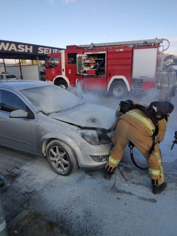 pozar-auto-vatrogasci(7)