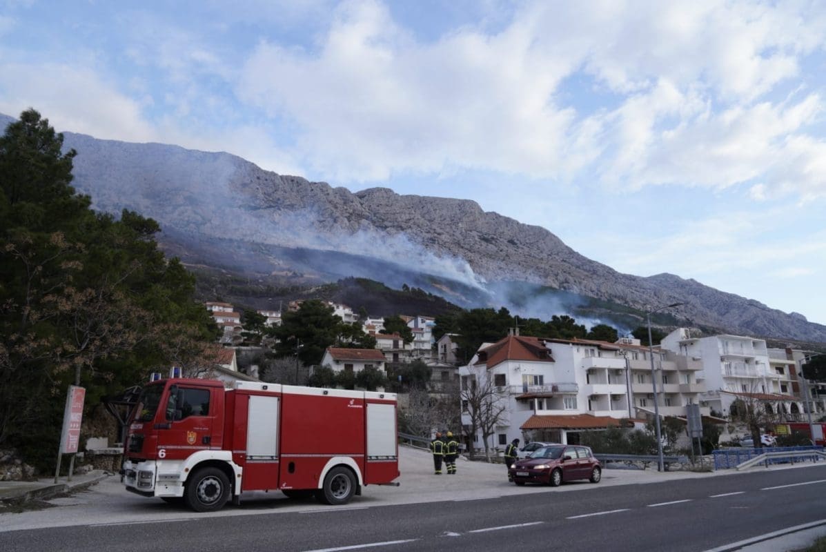 pozar-lokva-rogoznica (1)