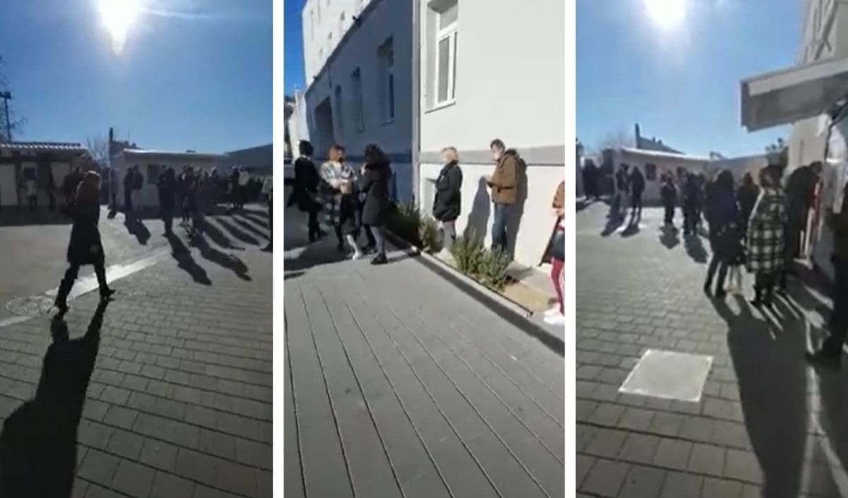 ALARMANTNO U SPLITU Ogromni redovi za covid test, građani jako dugo čekaju: "Nema nikakvog razmaka, svi su jedni uz druge. Tko nije zaražen, sada će biti..."