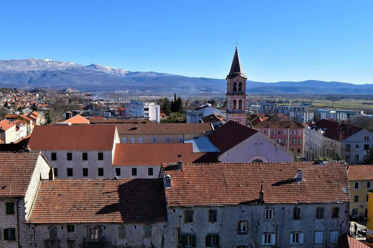 'UPOZNAJ SVOJU ZEMLJU' Organiziran besplatan obilazak sinjskih znamenitosti