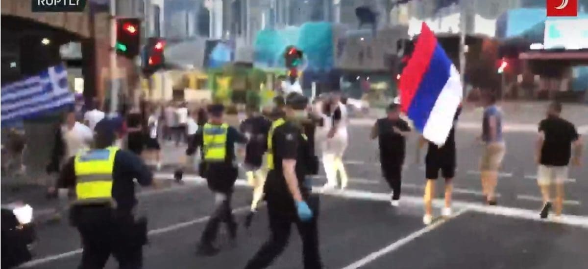 UŽASNE SCENE Kaos na ulicama Melbournea, policija koristila suzavac. Ima ozlijeđenih