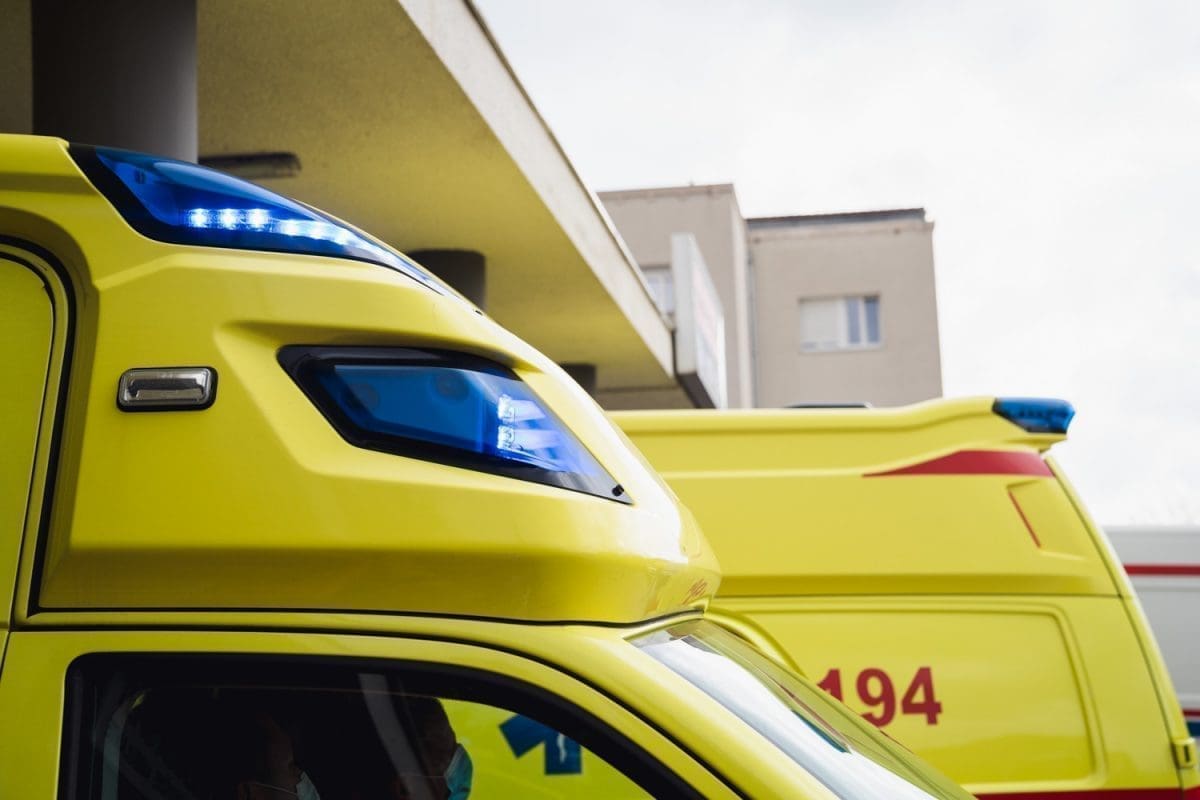 Poznati glumac zgrožen zdravstvom na Hvaru: "Požalila mi se na jaku bol, došli smo na Hitnu, ali su joj rekli da se sama snađe"