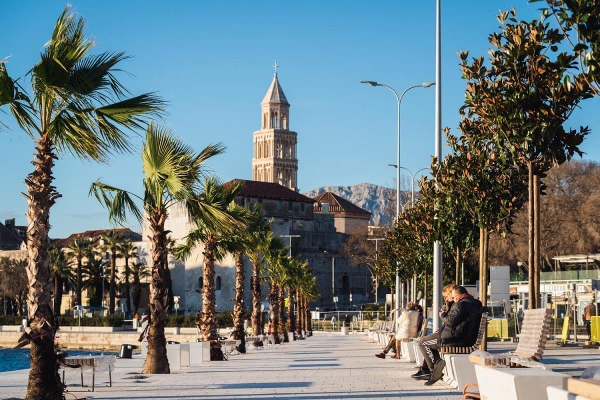 BROJI SE SITNO DO OTVARANJA Još jedan kiosk manje na Istočnoj obali, izgleda neprepoznatljivo