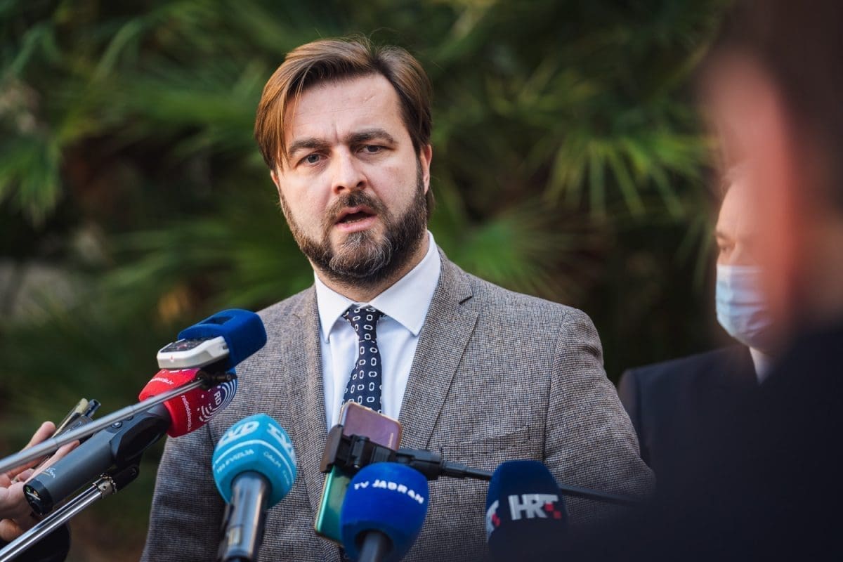 Ćorić priznao da bi cijene usluga mogle rasti, pa poručio paušalistima: "To je anomalija u sustavu"