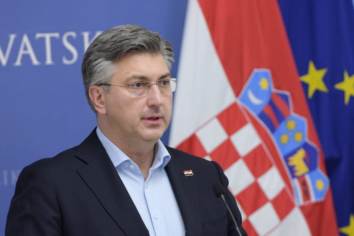 Plenković u Dubaiju, najviši neboder na svijetu Burj Khalifa svijetli u bojama hrvatske zastave