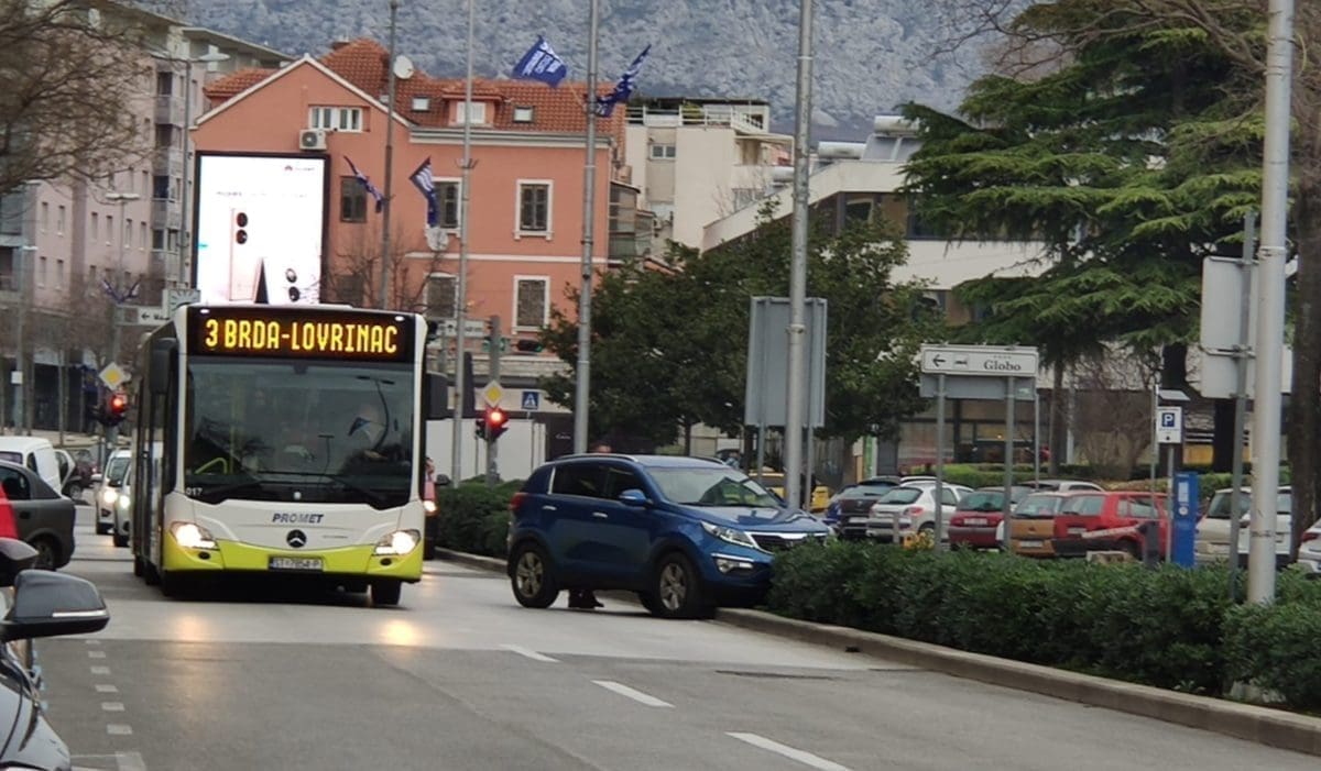 OVAJ PRIZOR DUGO ĆE PAMTITI! Splićanin svjedočio nevjerojatnoj prometnoj situaciji kod Pravnog fakulteta: "Mislio sam da je netko dobio infarkt"