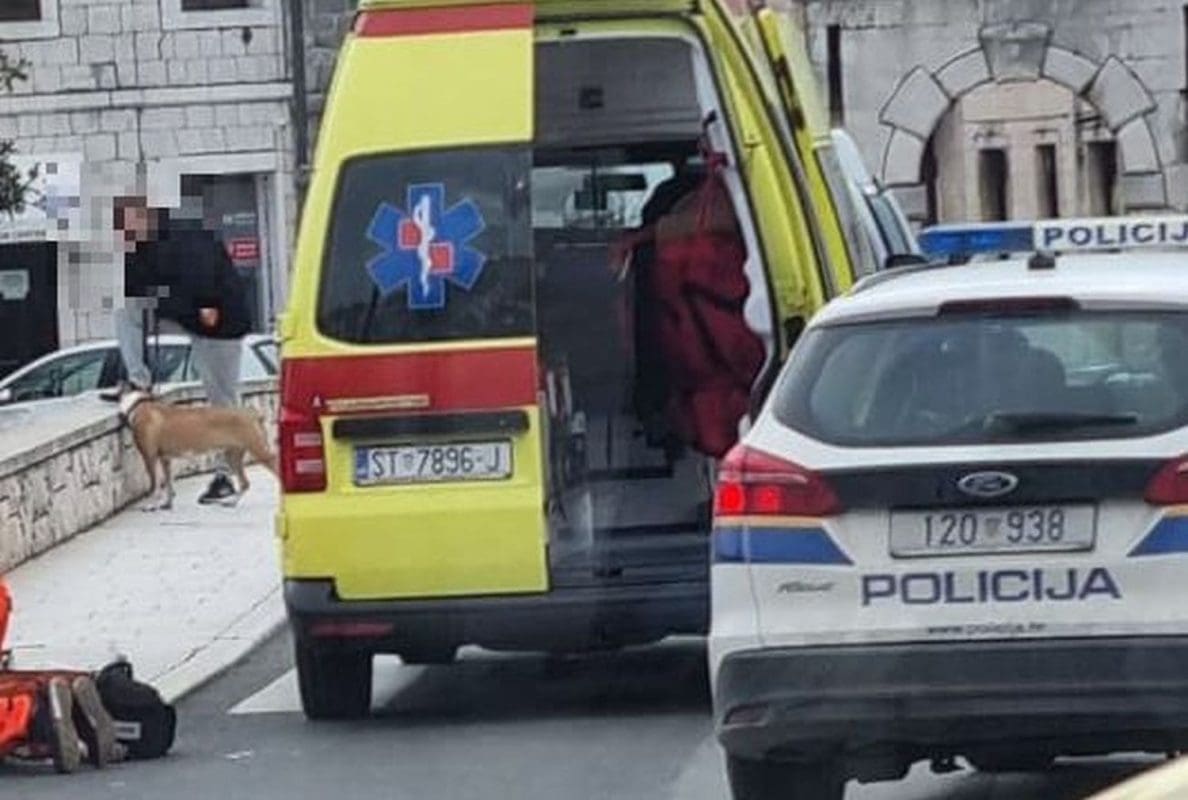 Hitna i policija u centru Trogira. Građani pozvali pomoć jer je čovjeku pozlilo